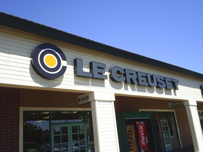 lecreusetfactory1.jpg