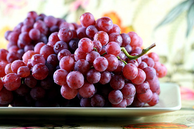 red_flame_grapes_1S.jpg