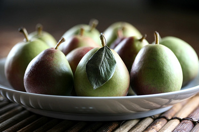 seckel_pear_1S.jpg